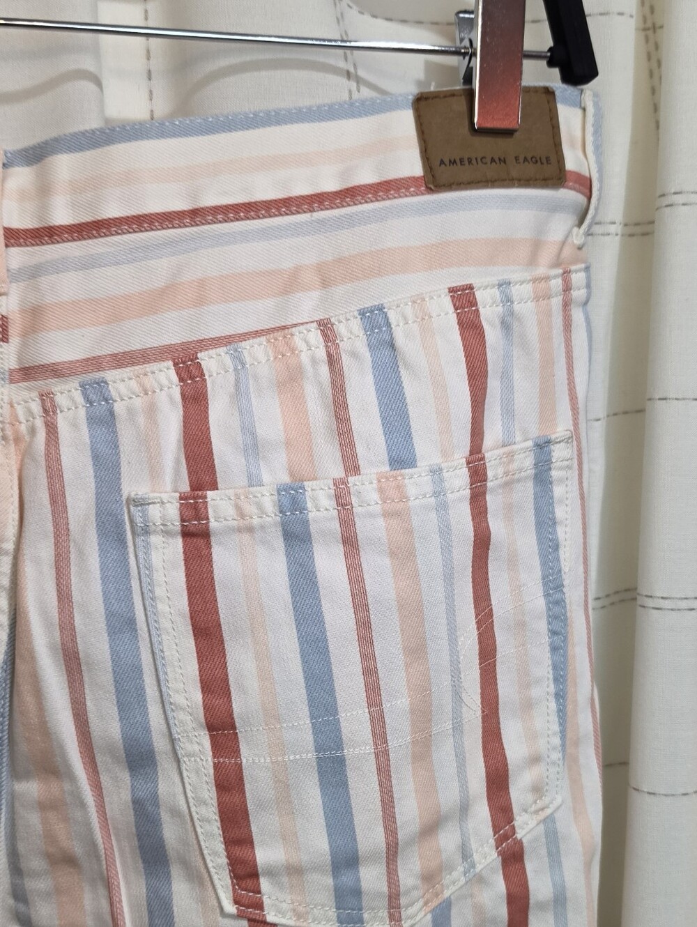 American Eagle Mom Jean - Picture 8 of 9